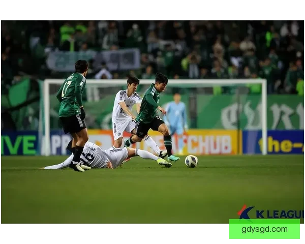 亚冠焦点对决蔚山现代迎战绿地申花强强碰撞引爆期待谁能占先机