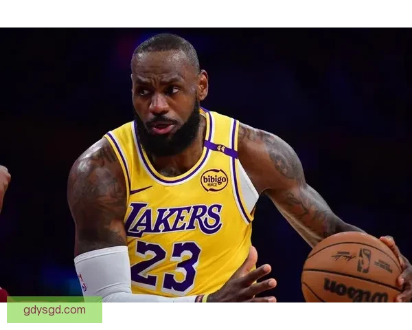 G3湖人对热火首节攻防博弈詹眉领衔节奏定调关键走势初现全场基调 G3湖人对热火首节攻防博弈詹眉领衔节奏定调关键走势初现全场基调