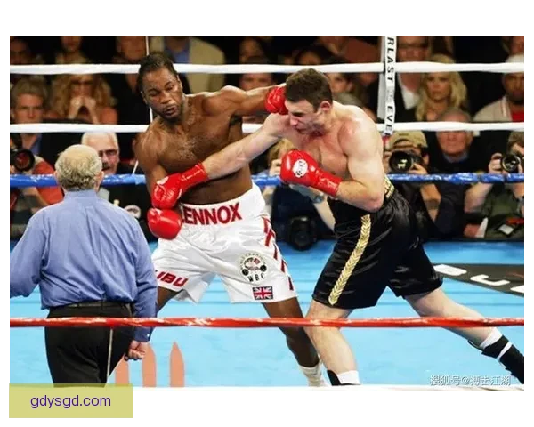 刘易斯VS里迪克鲍巅峰对决重量级拳坛宿命较量史诗回顾全景解析 刘易斯VS里迪克鲍巅峰对决重量级拳坛宿命较量史诗回顾全景解析