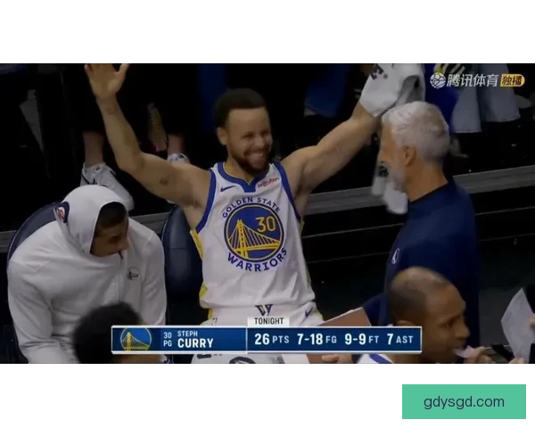 勇士尼克斯强强对话库里纽约上演巅峰对决焦点之战全场沸腾激情燃